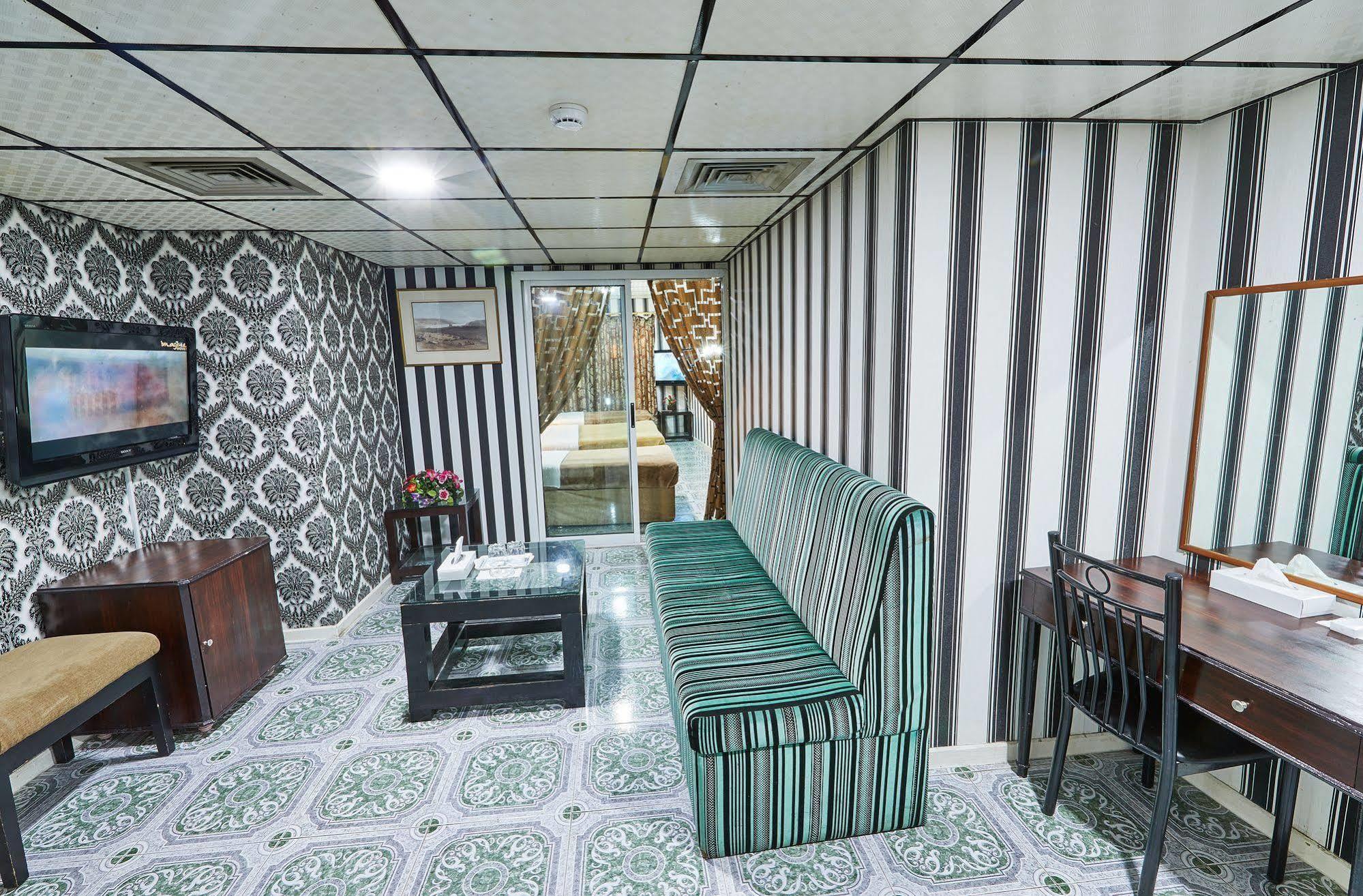 דובאי West Hotel מראה חיצוני תמונה