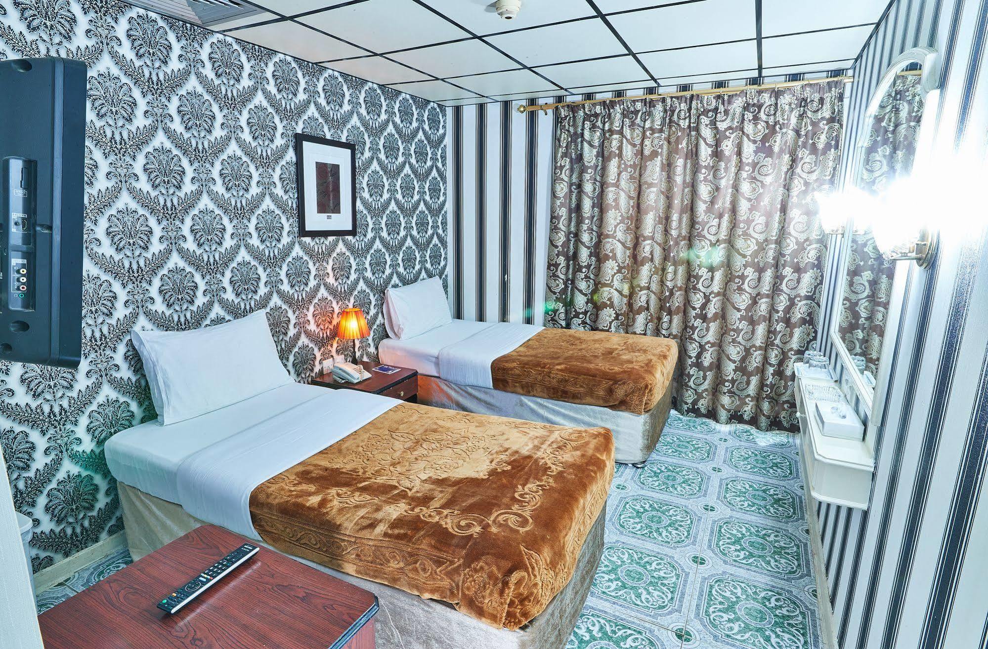 דובאי West Hotel מראה חיצוני תמונה